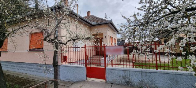 Eladó családi ház, Tiszasason 25.5 M Ft, 3 szobás