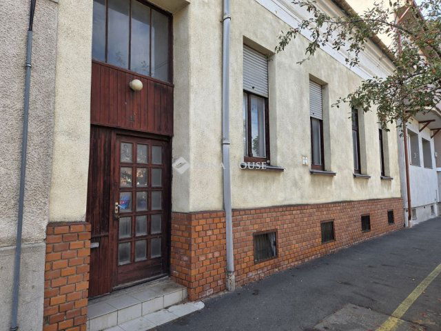 Eladó családi ház, Szombathelyen, Nádasdy Ferenc utcában 55 M Ft