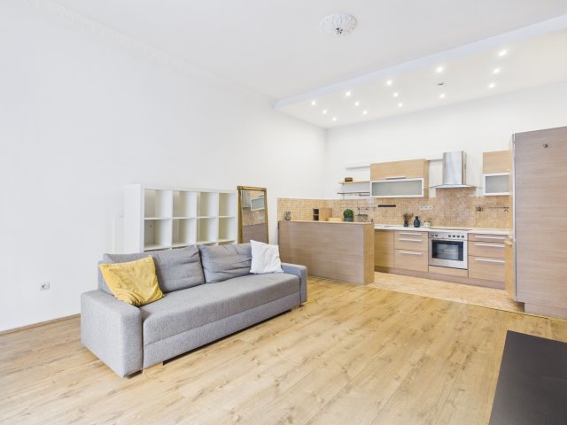 Eladó téglalakás, Budapesten, VI. kerületben, Benczúr utcában