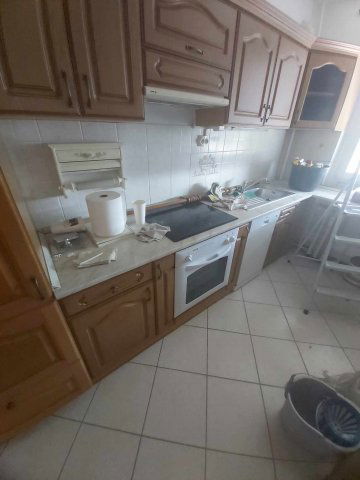 Kiadó panellakás, albérlet, Pécsett 220 E Ft / hó, 3 szobás