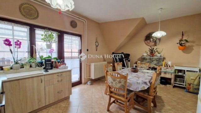 Eladó családi ház, Budapesten, XVIII. kerületben 210 M Ft