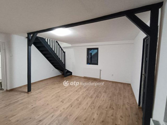 Eladó családi ház, Pilisen 35 M Ft, 4 szobás