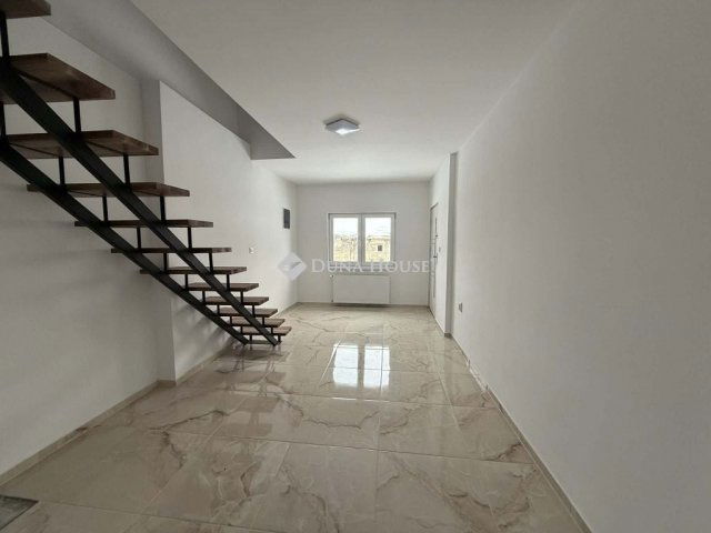 Eladó családi ház, Cecén 69.8 M Ft, 4 szobás