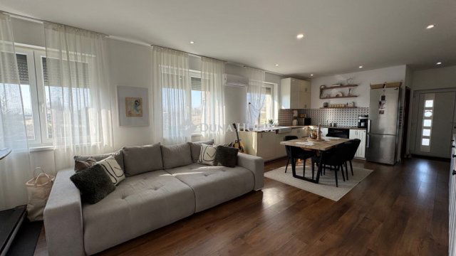 Eladó családi ház, Mikepércsen 94.9 M Ft, 4 szobás