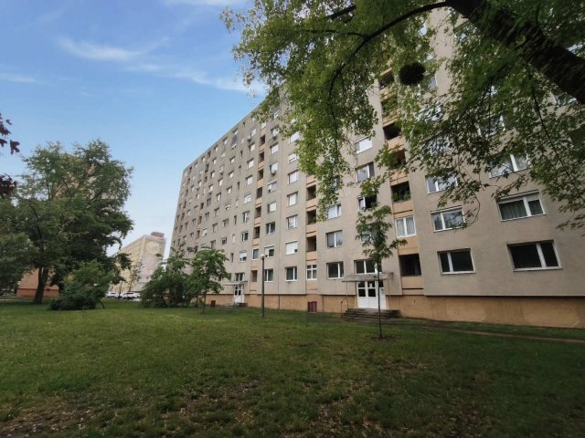 Eladó panellakás, Kazincbarcikán 22.7 M Ft, 1+1 szobás