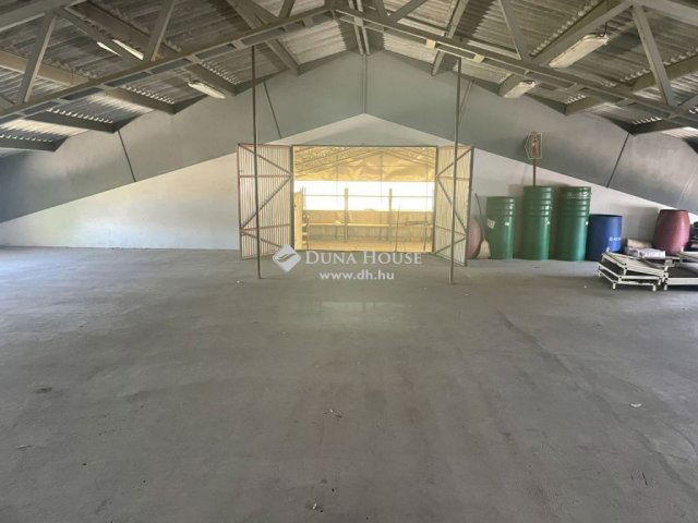 Eladó ipari ingatlan, Kecskeméten 180 M Ft / költözzbe.hu