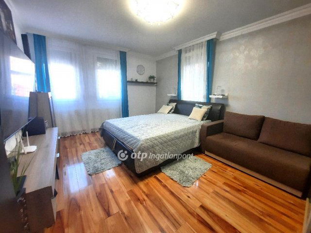 Eladó családi ház, Pilisen 99.98 M Ft, 7 szobás