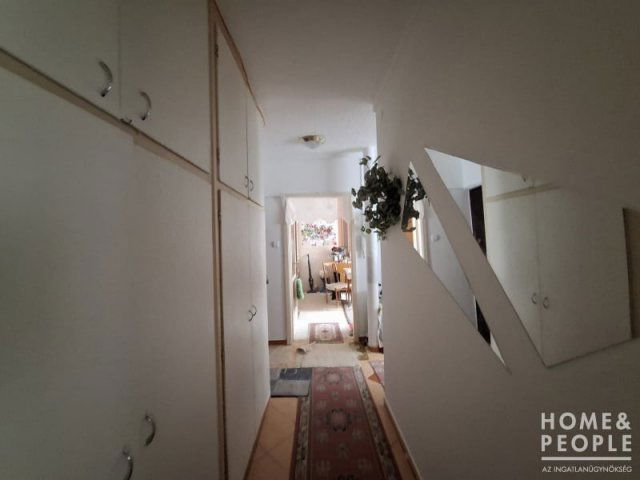 Eladó téglalakás, Szegeden 48.5 M Ft, 2 szobás