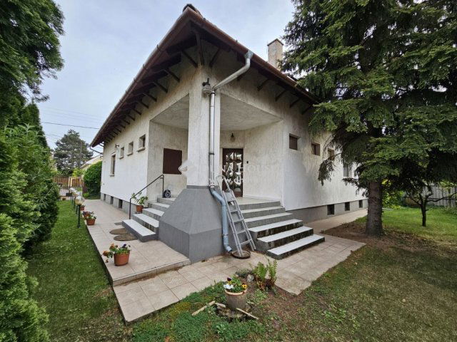 Eladó ikerház, Budapesten, XVIII. kerületben 110 M Ft, 4 szobás