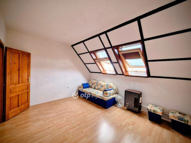 Eladó téglalakás, Egerben 66.5 M Ft, 3 szobás