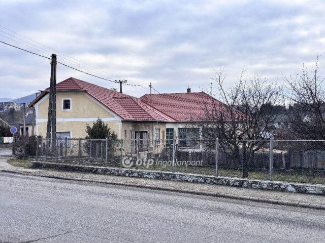 Eladó családi ház, Bélapátfalván 34.2 M Ft, 8 szobás