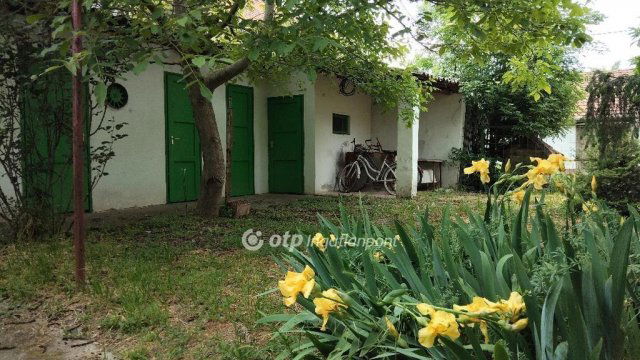 Eladó családi ház, Szentesen 33.5 M Ft, 2+1 szobás