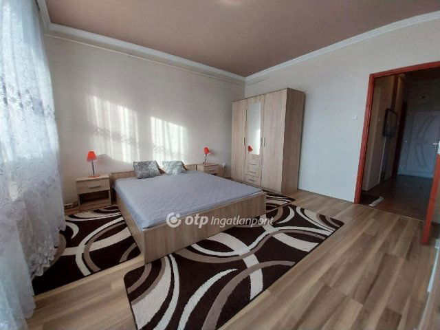 Kiadó téglalakás, albérlet, Nyíregyházán 140 E Ft / hó