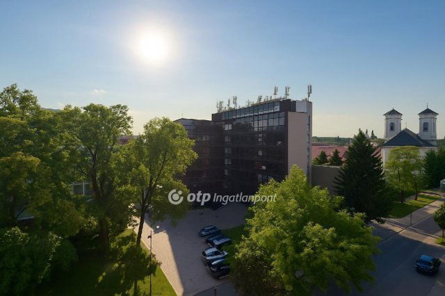 Eladó téglalakás, Egerben 55.9 M Ft, 2+1 szobás