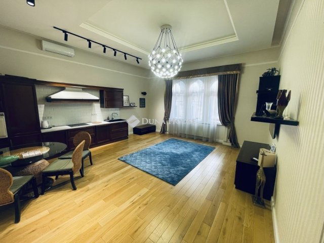 Eladó téglalakás, Budapesten, VI. kerületben 165 M Ft, 4 szobás