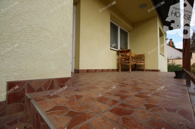 Eladó családi ház, Kecskeméten 96 M Ft, 4 szobás