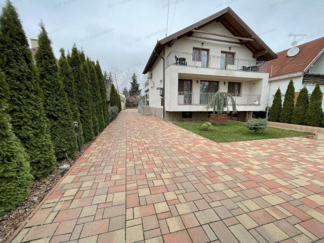 Eladó hotel, Hajdúszoboszlón 299 M Ft, 12 szobás