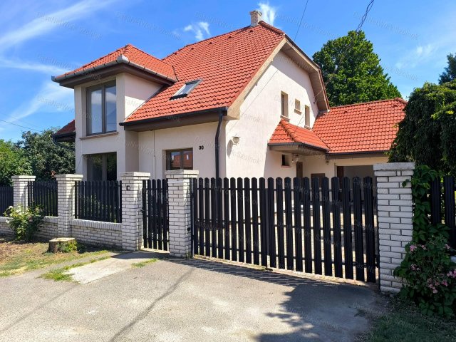 Eladó családi ház, Rákóczifalván 96 M Ft, 4 szobás