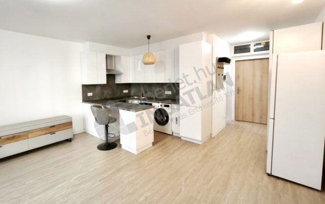 Kiadó téglalakás, albérlet, X. kerületben, Zágrábi utcában