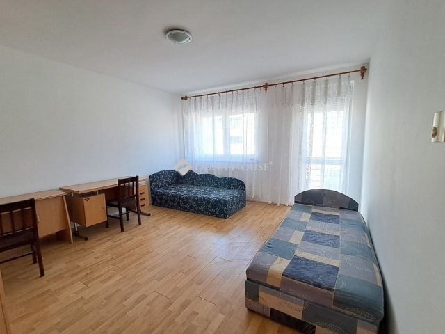 Eladó téglalakás, Debrecenben 87 M Ft, 3 szobás