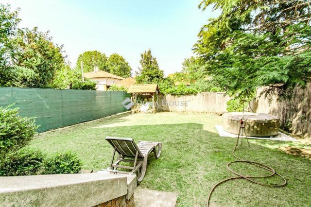 Eladó ikerház, Budapesten, XVIII. kerületben 124.9 M Ft, 4 szobás