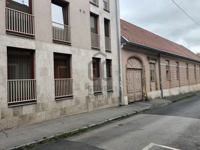 Kiadó garázs, Pécsett 20 E Ft / hó / költözzbe.hu