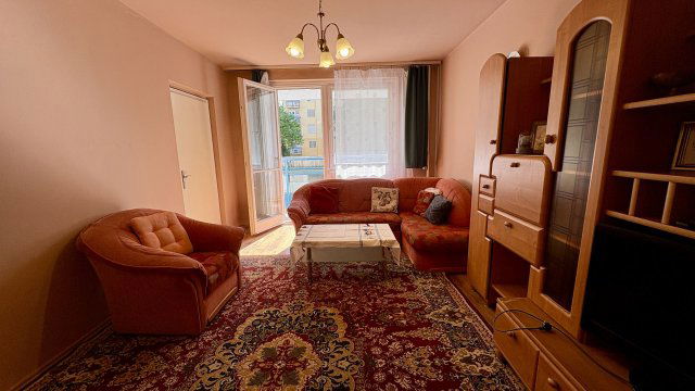 Kiadó panellakás, albérlet, Debrecenben 240 E Ft / hó, 3 szobás
