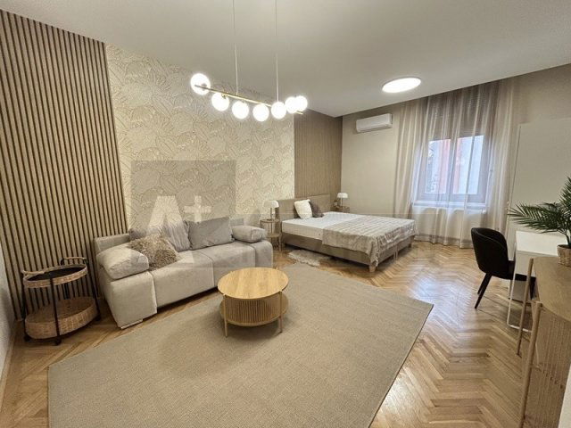 Kiadó téglalakás, albérlet, Szegeden 300 E Ft / hó, 2 szobás