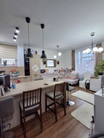 Eladó téglalakás, Debrecenben 84 M Ft, 3 szobás