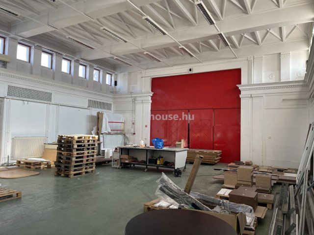 Kiadó ipari ingatlan, Budaörsön 2634 E Ft / hó