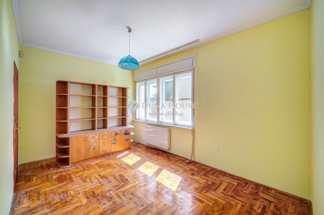 Eladó családi ház, Erdőkertesen 149.9 M Ft, 6 szobás