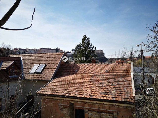 Eladó ikerház, Veszprémben 40 M Ft, 3 szobás