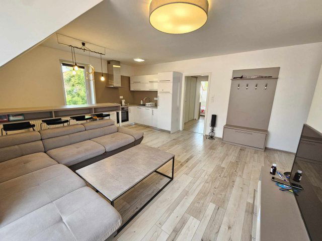 Kiadó téglalakás, albérlet, Pécsett, Szigeti úton, 2 szobás