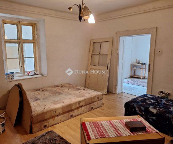 Eladó családi ház, Bicskén 32.9 M Ft, 5 szobás