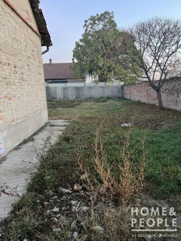 Eladó családi ház, Makón 19.99 M Ft, 2 szobás