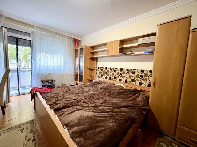 Eladó panellakás, Debrecenben 81.9 M Ft, 4 szobás