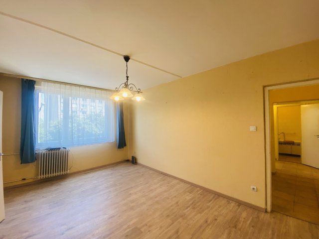 Eladó panellakás, Miskolcon 24.9 M Ft, 3 szobás