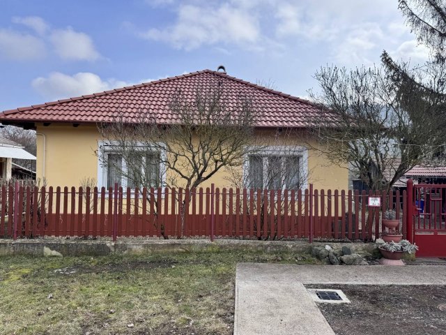 Eladó családi ház, Bátorban 29.9 M Ft, 2 szobás
