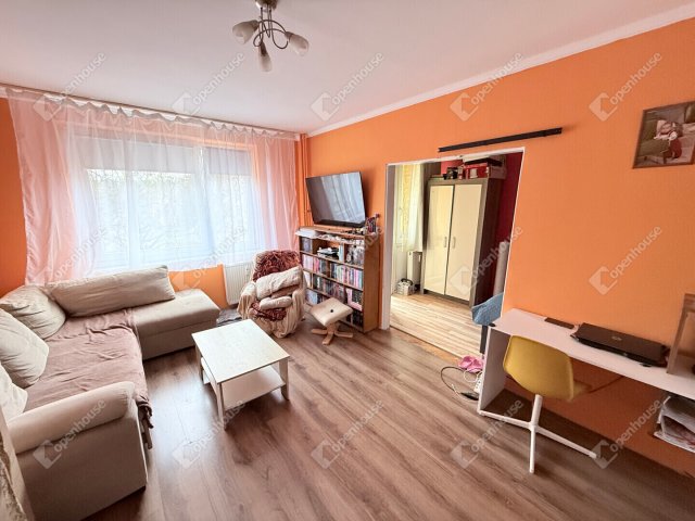 Eladó panellakás, Miskolcon 37.9 M Ft, 3 szobás