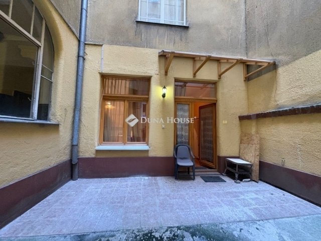 Eladó téglalakás, Budapesten, V. kerületben 60 M Ft, 2 szobás