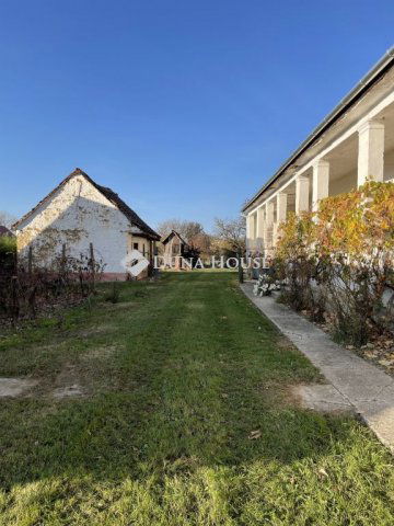 Eladó családi ház, Villányban 26.5 M Ft, 2 szobás