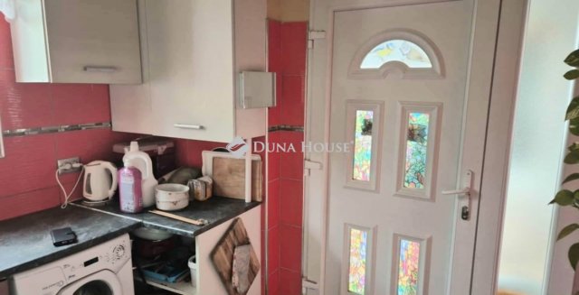 Eladó családi ház, Szegeden 42 M Ft, 2 szobás