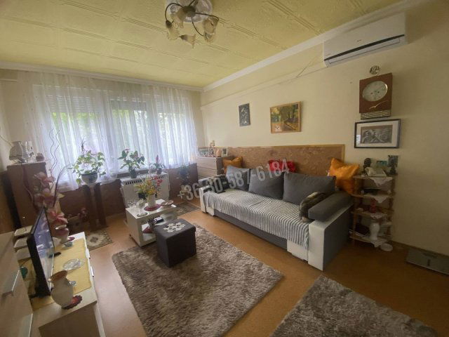 Eladó panellakás, Karcagon 28.5 M Ft, 2 szobás