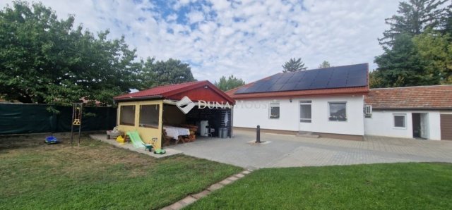 Eladó családi ház, Gárdonyban 93 M Ft, 5 szobás
