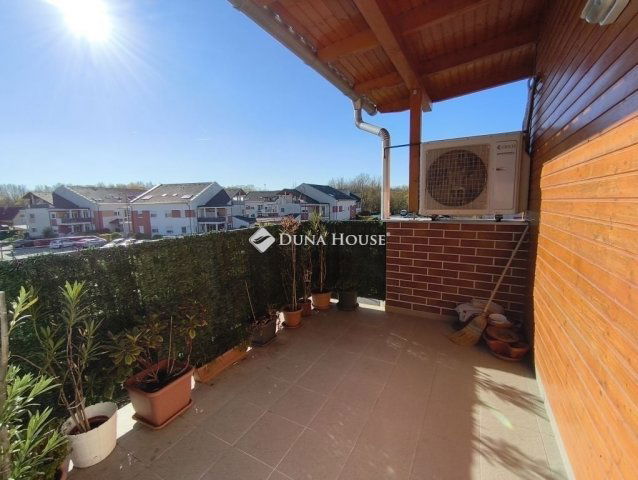 Eladó téglalakás, Veresegyházon 87.2 M Ft, 3 szobás