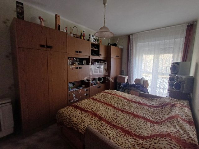 Eladó téglalakás, Baján 33.5 M Ft, 2 szobás