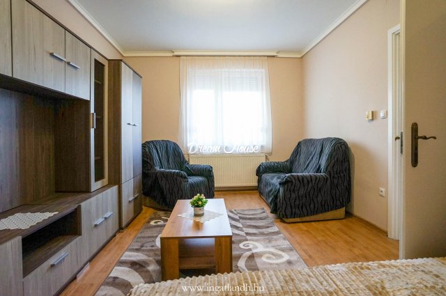 Kiadó téglalakás, albérlet, Nyíregyházán 120 E Ft / hó