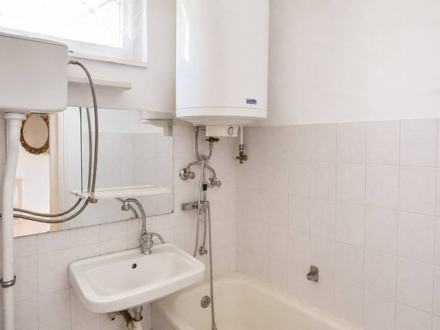 Eladó családi ház, Velencén 59.9 M Ft, 5 szobás