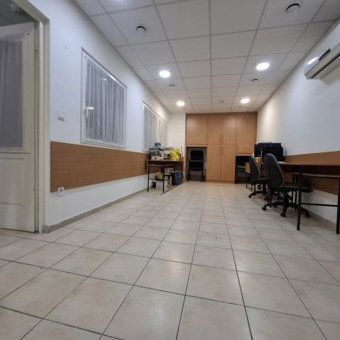 Eladó üzlethelyiség, XXI. kerületben, II. Rákóczi Ferenc úton