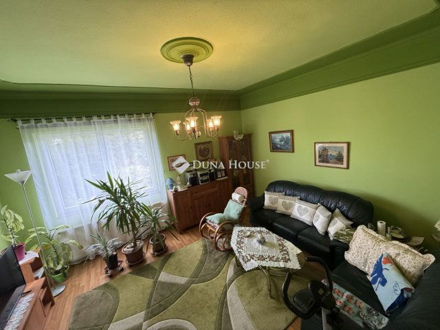 Eladó családi ház, Ürömön 145.9 M Ft, 3 szobás